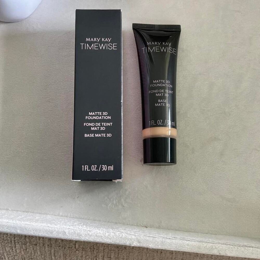 Mary Kay Matte 3D® Ivory W 130 Complex, TimeWise® Matte 3D Foundation